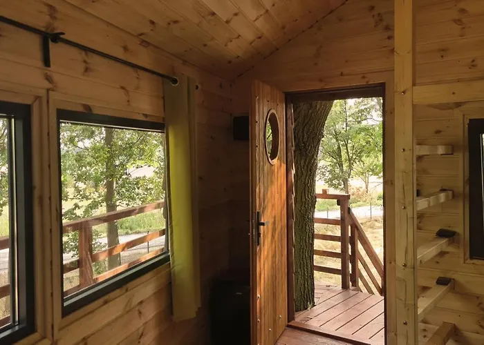 Tree Vill Campsite Goledzinow