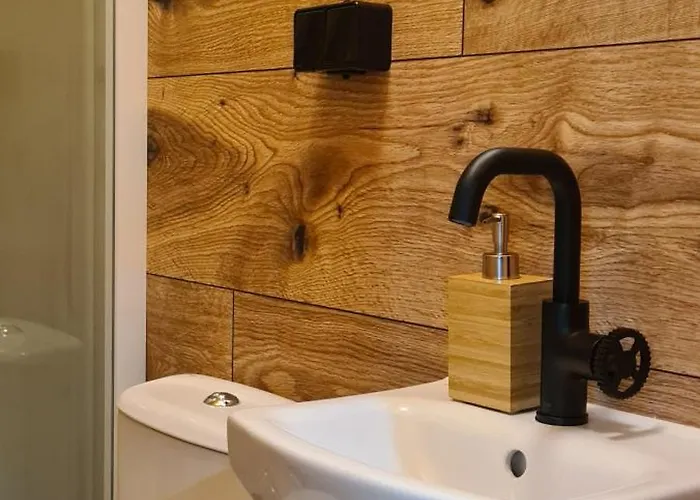 Campsite Tree Vill *